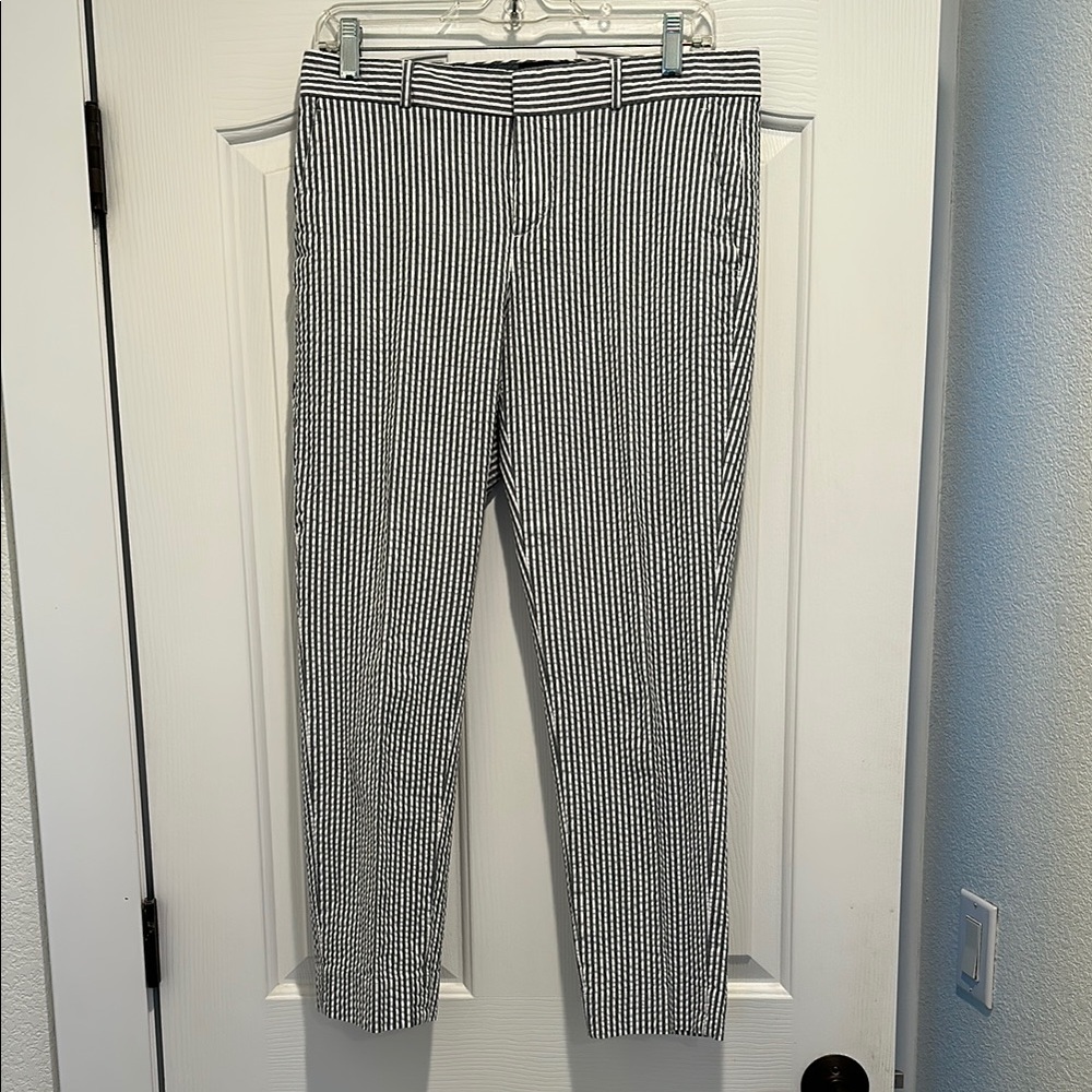 Banana Republic seersucker grey and white Ankle Cropped Pants